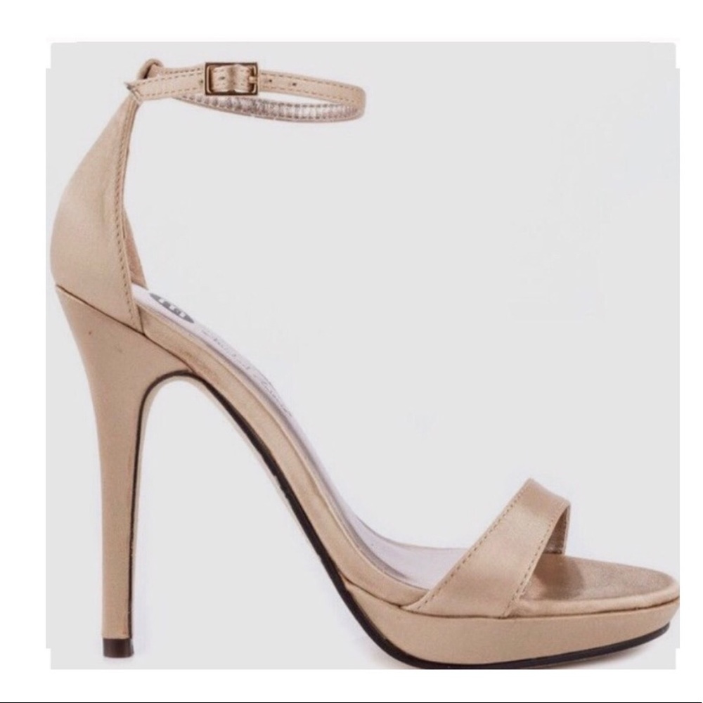 NWT Champagne Satin Stiletto